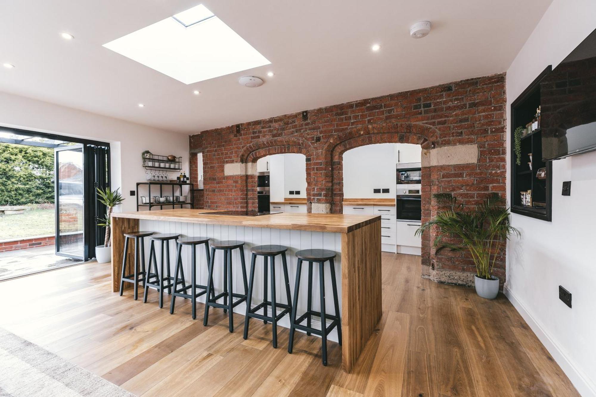 House With A Cinema And Games Room, Sleeps 17 什鲁斯伯里 外观 照片