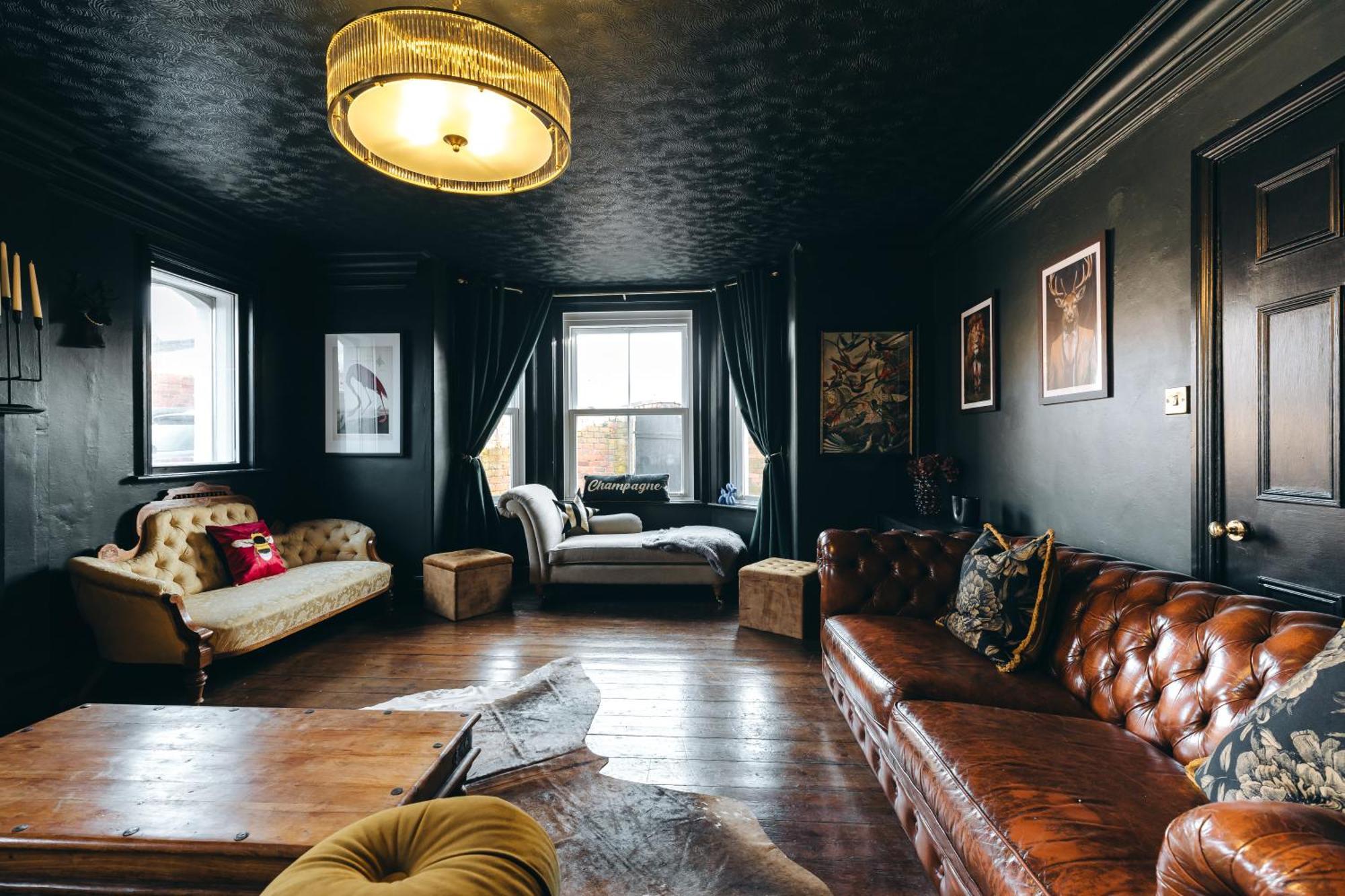 House With A Cinema And Games Room, Sleeps 17 什鲁斯伯里 外观 照片